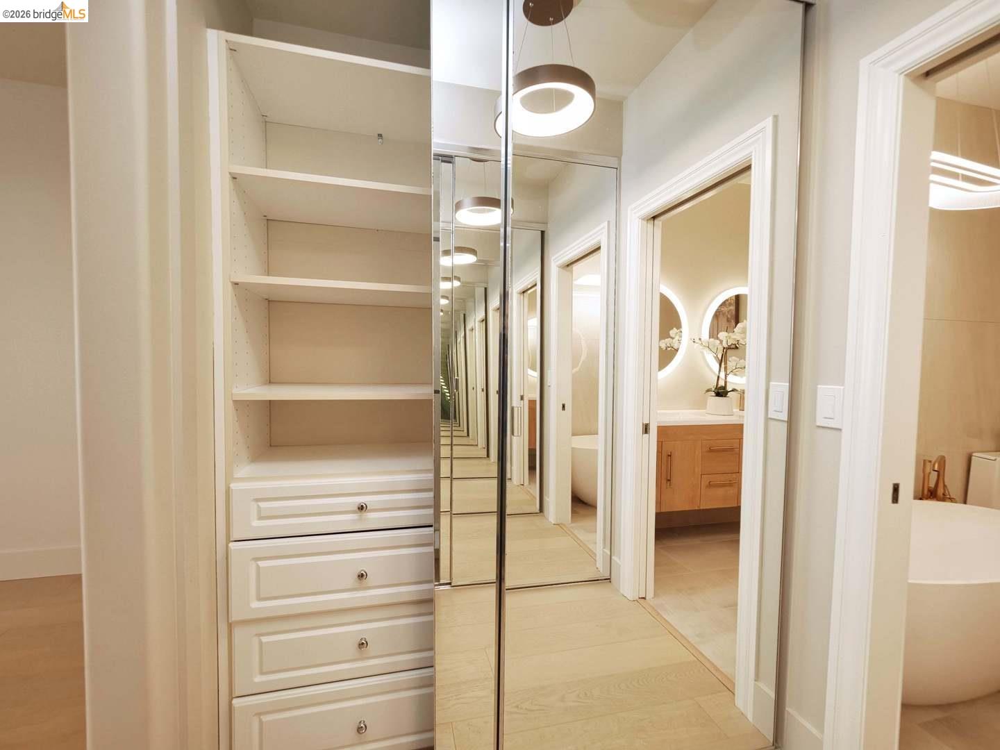 Detail Gallery Image 25 of 51 For 2050 Divisadero St Apt 2,  San Francisco,  CA 94115 - 3 Beds | 2/1 Baths