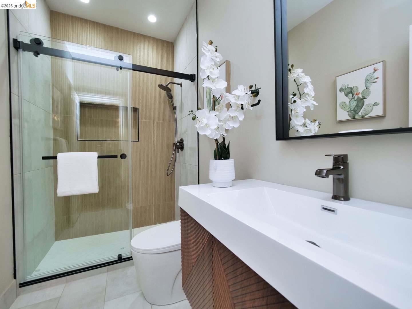 Detail Gallery Image 27 of 51 For 2050 Divisadero St Apt 2,  San Francisco,  CA 94115 - 3 Beds | 2/1 Baths