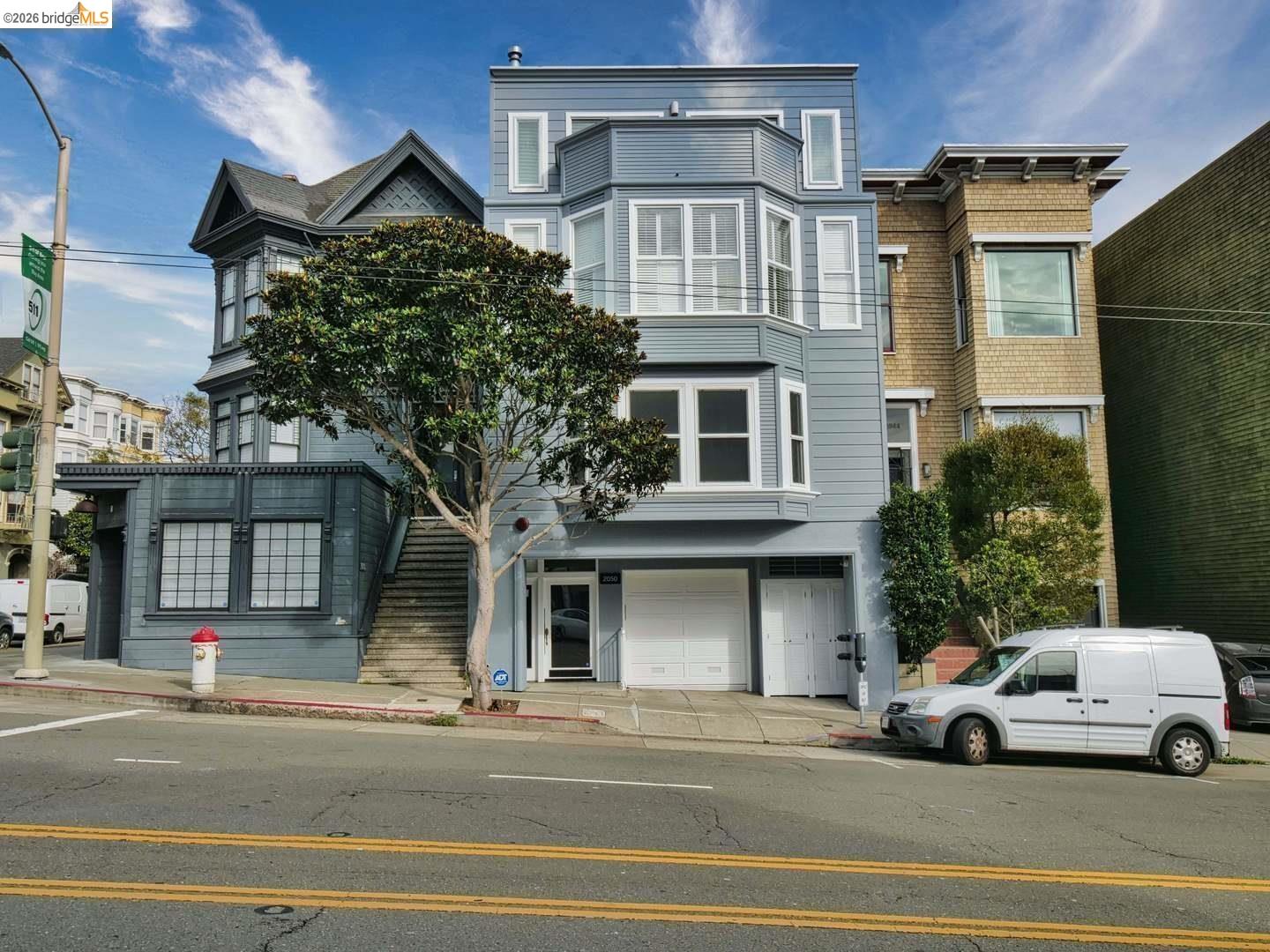 Detail Gallery Image 4 of 51 For 2050 Divisadero St Apt 2,  San Francisco,  CA 94115 - 3 Beds | 2/1 Baths