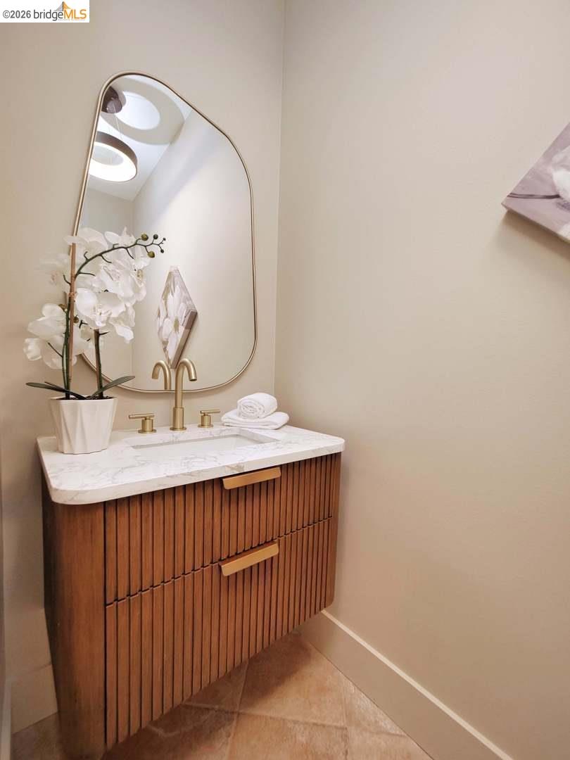 Detail Gallery Image 32 of 51 For 2050 Divisadero St Apt 2,  San Francisco,  CA 94115 - 3 Beds | 2/1 Baths