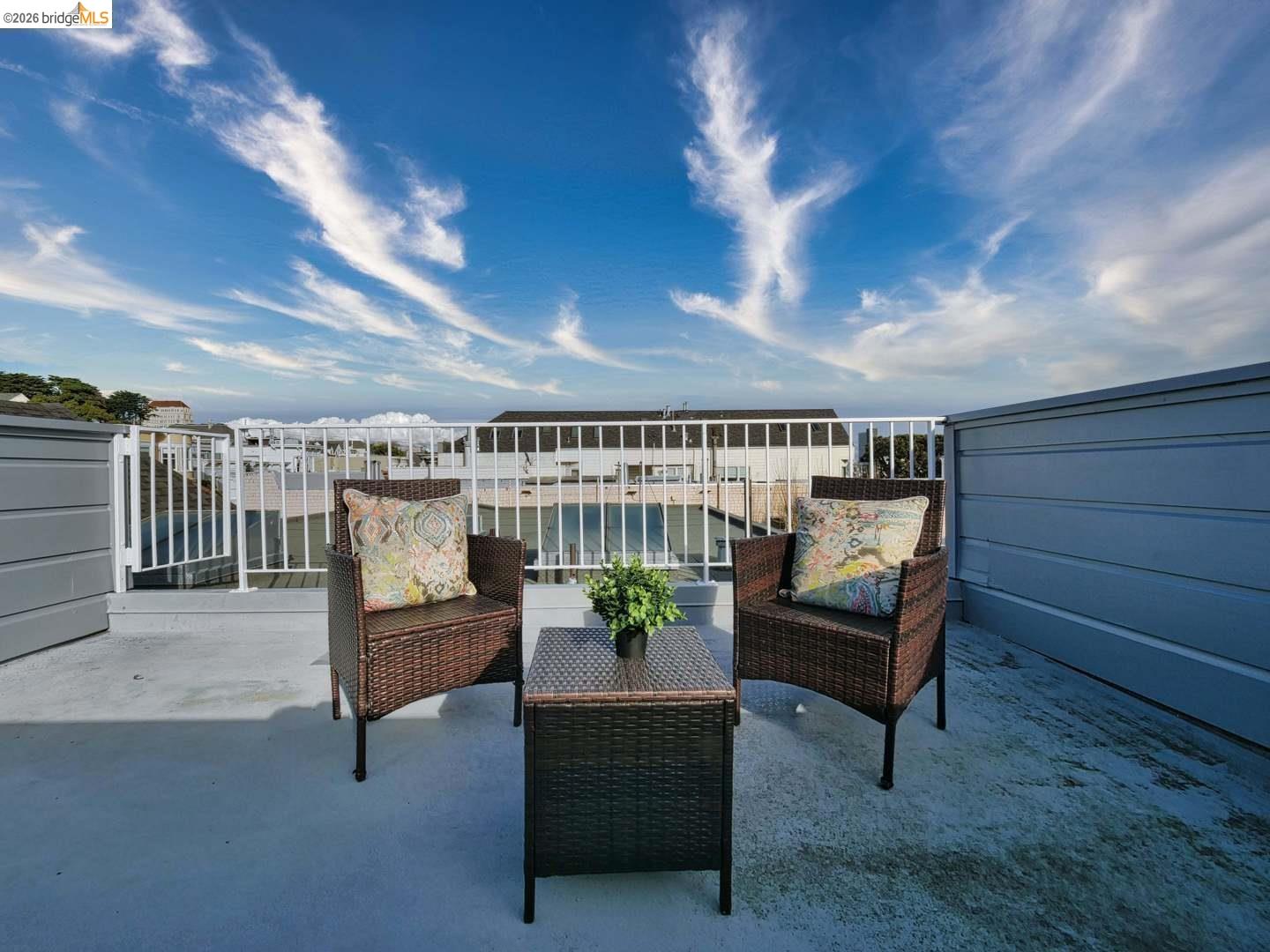 Detail Gallery Image 45 of 51 For 2050 Divisadero St Apt 2,  San Francisco,  CA 94115 - 3 Beds | 2/1 Baths