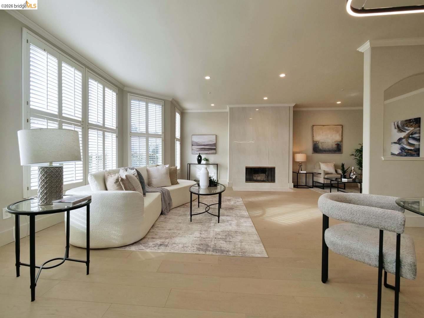 Detail Gallery Image 8 of 51 For 2050 Divisadero St Apt 2,  San Francisco,  CA 94115 - 3 Beds | 2/1 Baths