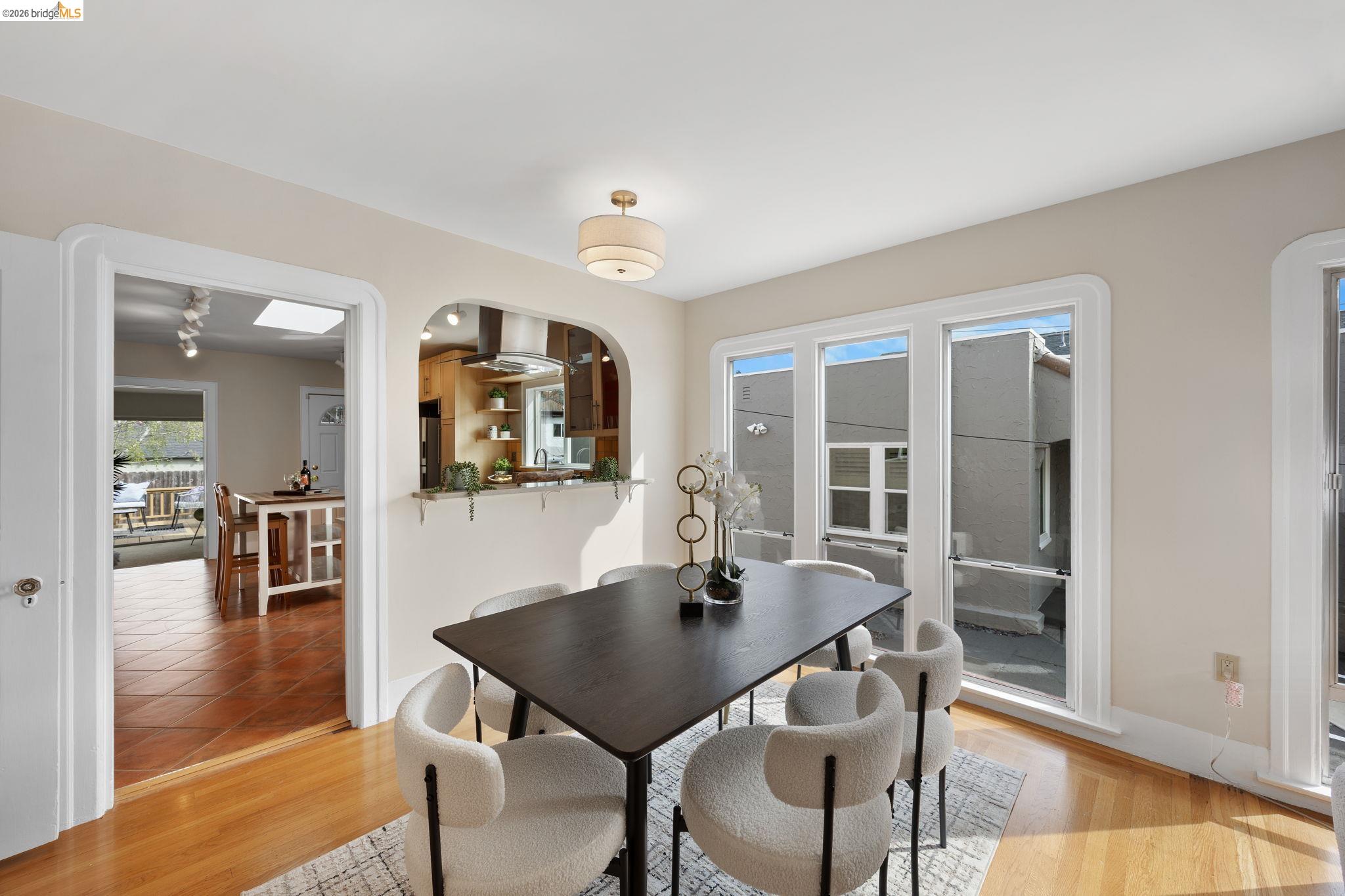 Detail Gallery Image 13 of 42 For 6100 Majestic Ave, Oakland,  CA 94605 - 3 Beds | 1 Baths