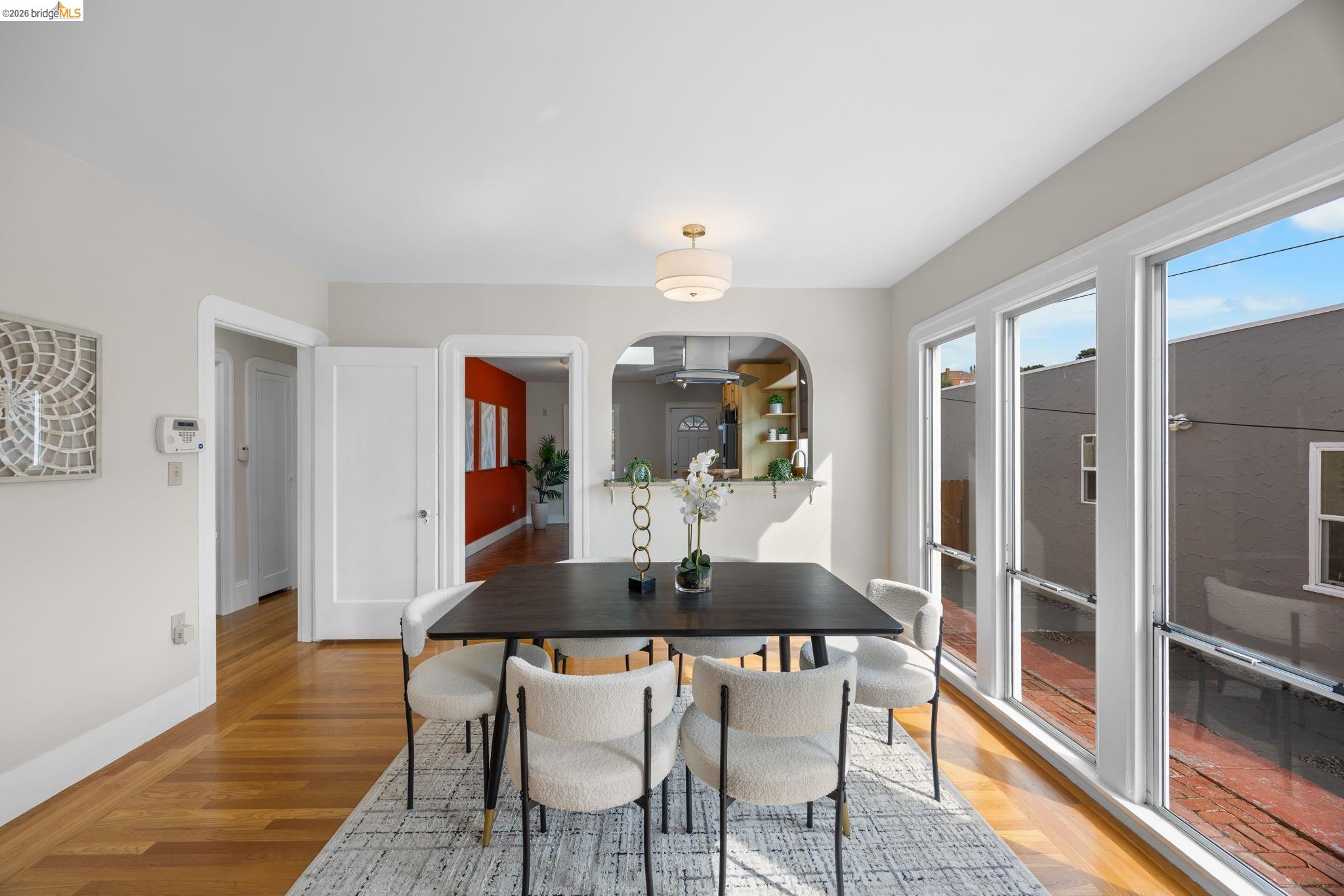 Detail Gallery Image 17 of 42 For 6100 Majestic Ave, Oakland,  CA 94605 - 3 Beds | 1 Baths