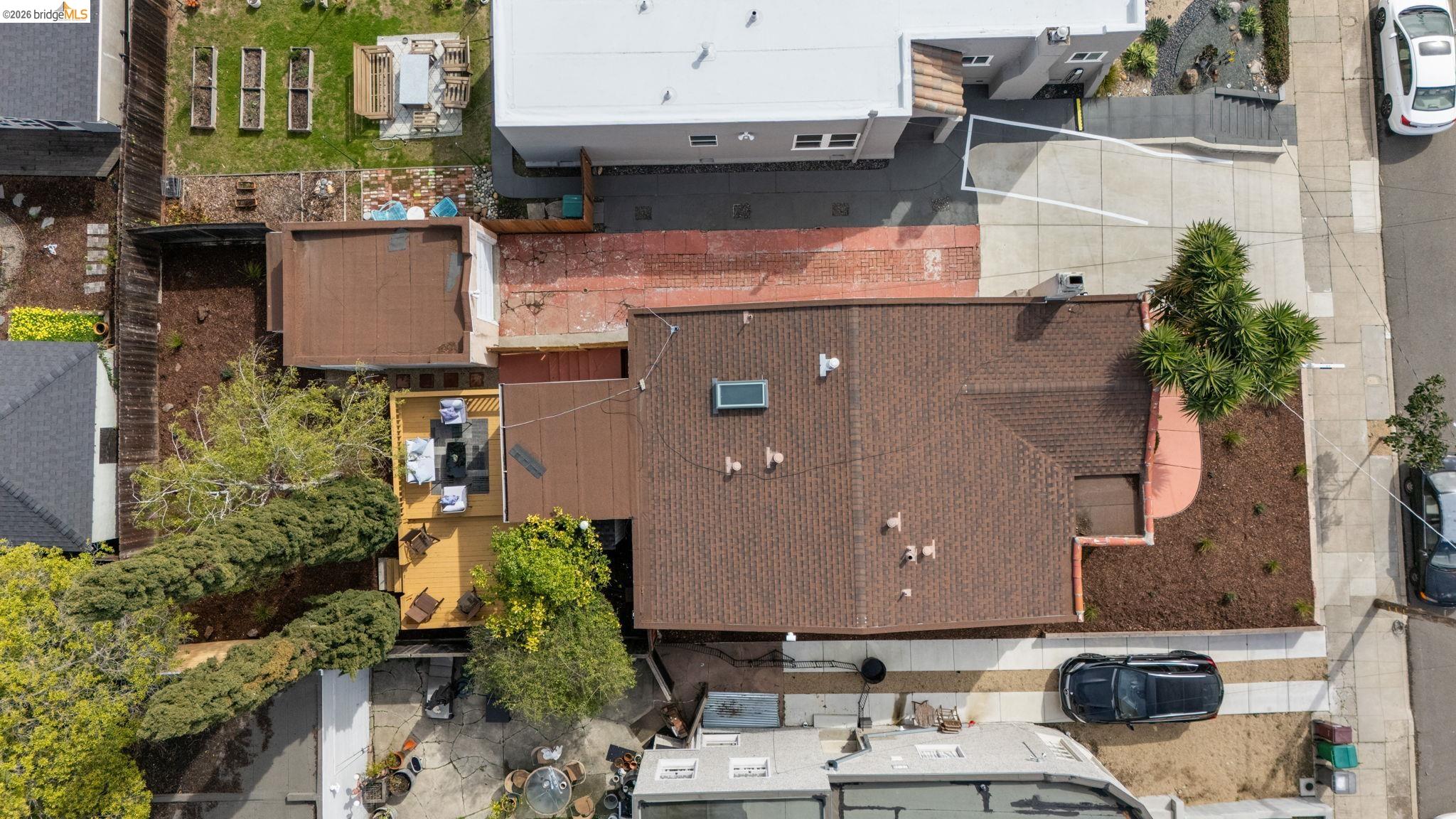 Detail Gallery Image 3 of 42 For 6100 Majestic Ave, Oakland,  CA 94605 - 3 Beds | 1 Baths