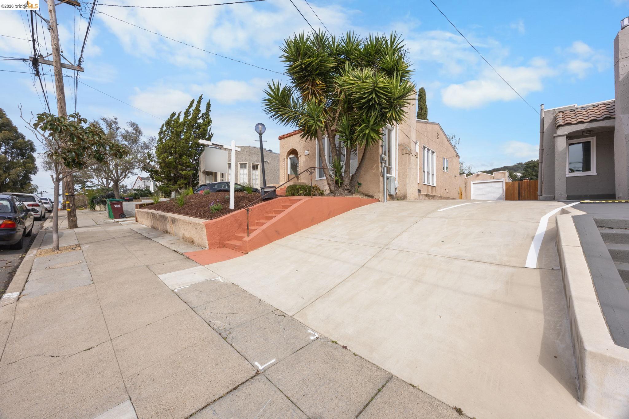 Detail Gallery Image 39 of 42 For 6100 Majestic Ave, Oakland,  CA 94605 - 3 Beds | 1 Baths