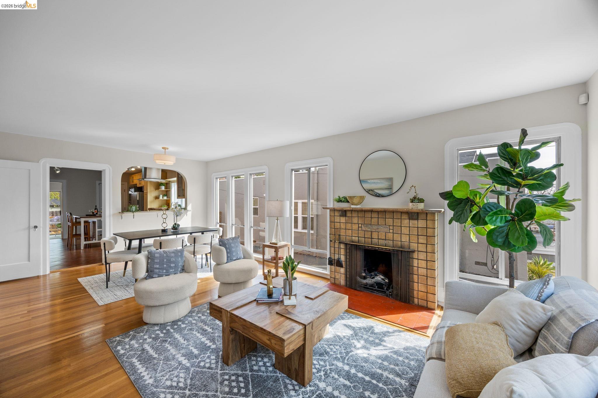 Detail Gallery Image 5 of 42 For 6100 Majestic Ave, Oakland,  CA 94605 - 3 Beds | 1 Baths