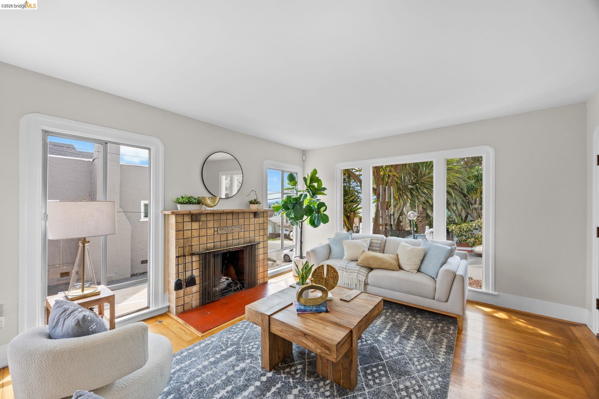 Detail Gallery Image 7 of 42 For 6100 Majestic Ave, Oakland,  CA 94605 - 3 Beds | 1 Baths