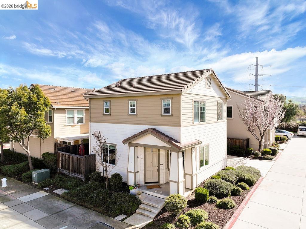 Detail Gallery Image 2 of 33 For 126 Halsey Wy, Pittsburg,  CA 94565 - 4 Beds | 2/1 Baths