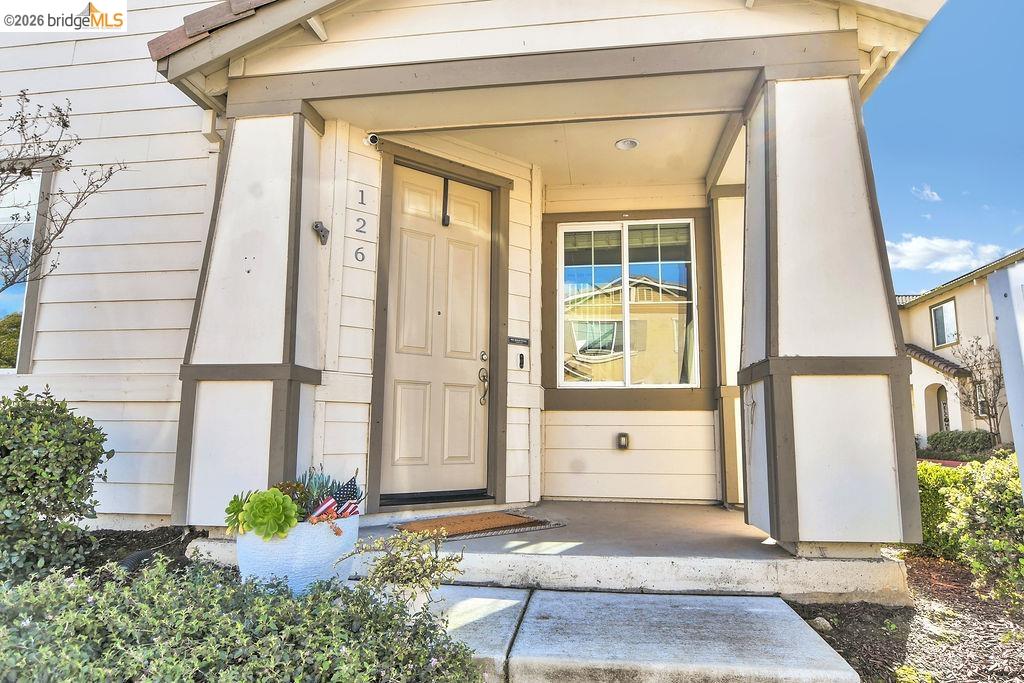 Detail Gallery Image 3 of 33 For 126 Halsey Wy, Pittsburg,  CA 94565 - 4 Beds | 2/1 Baths