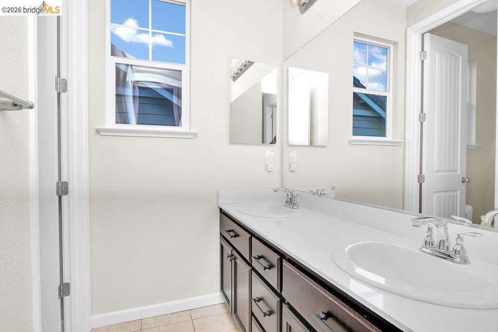 Detail Gallery Image 21 of 33 For 126 Halsey Wy, Pittsburg,  CA 94565 - 4 Beds | 2/1 Baths