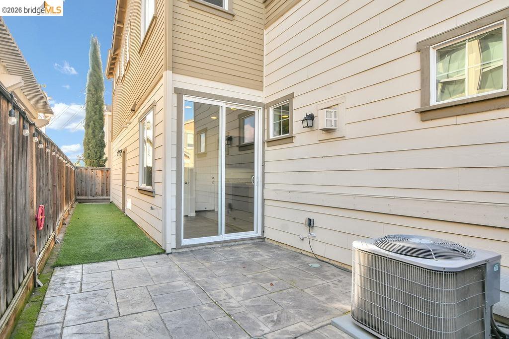 Detail Gallery Image 29 of 33 For 126 Halsey Wy, Pittsburg,  CA 94565 - 4 Beds | 2/1 Baths