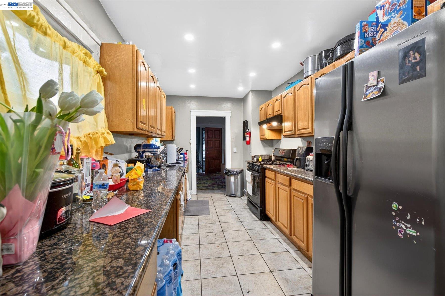 Detail Gallery Image 6 of 15 For 2724 E 22nd St, Oakland,  CA 94601 - 3 Beds | 1 Baths