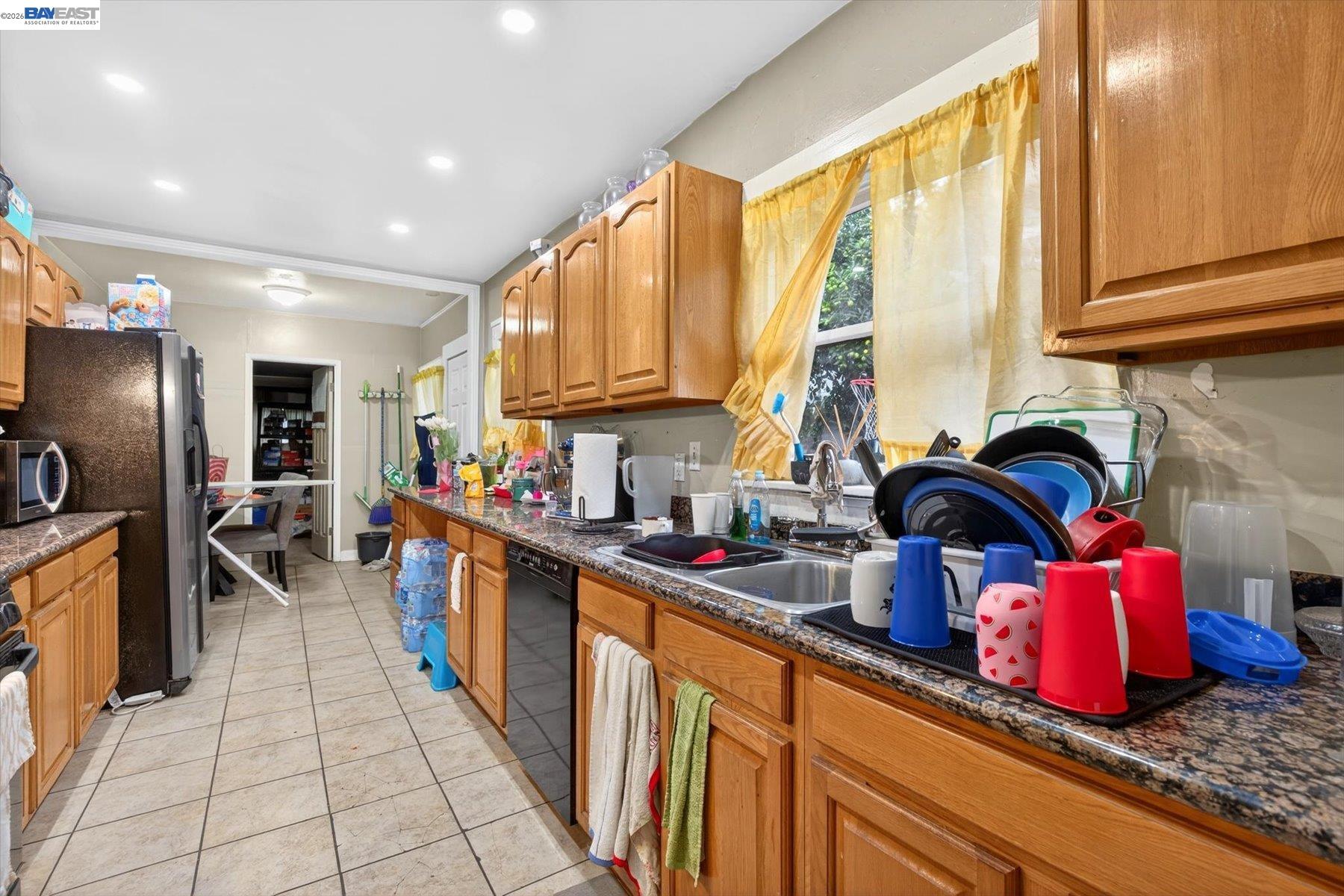 Detail Gallery Image 7 of 15 For 2724 E 22nd St, Oakland,  CA 94601 - 3 Beds | 1 Baths