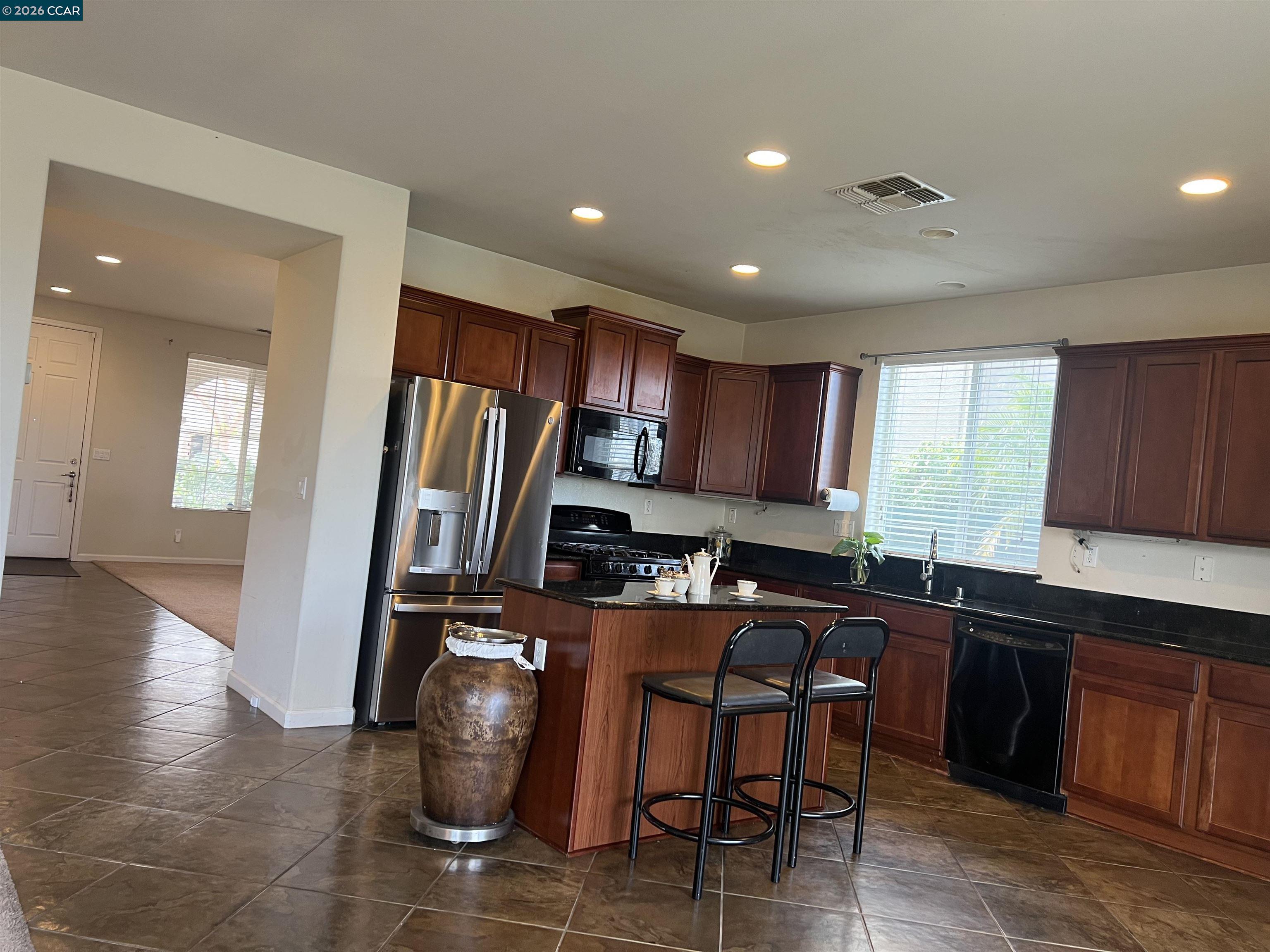 Detail Gallery Image 7 of 19 For 2144 Stansfield, Roseville,  CA 95747 - 5 Beds | 3/1 Baths