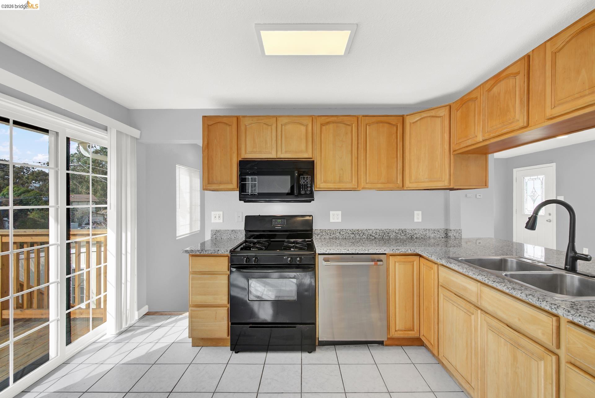 Detail Gallery Image 11 of 42 For 109 Laguna St, Vallejo,  CA 94591 - 4 Beds | 2 Baths