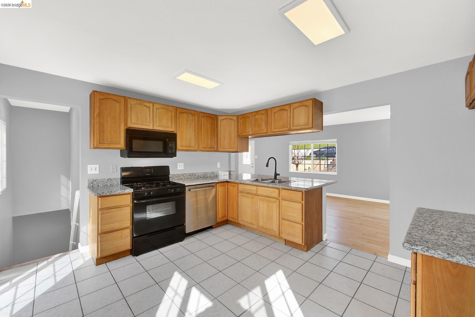 Detail Gallery Image 12 of 42 For 109 Laguna St, Vallejo,  CA 94591 - 4 Beds | 2 Baths