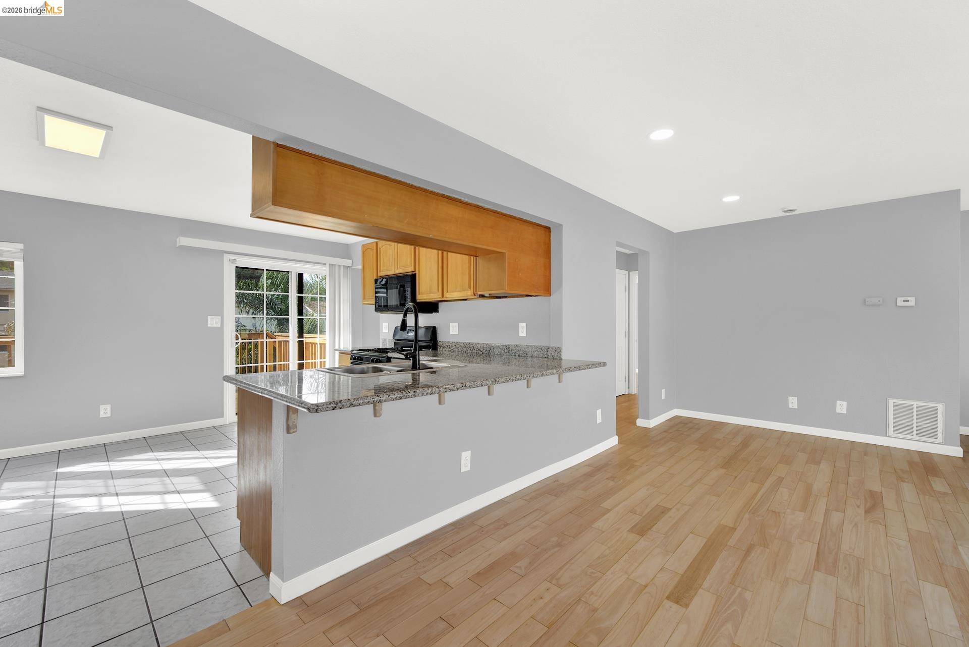 Detail Gallery Image 8 of 42 For 109 Laguna St, Vallejo,  CA 94591 - 4 Beds | 2 Baths