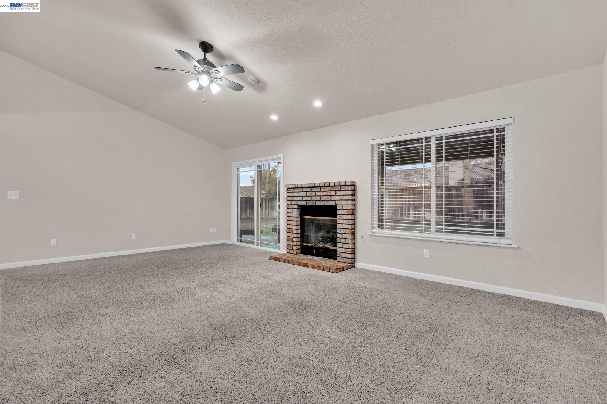 Detail Gallery Image 13 of 33 For 1820 S Willow Creek Drive, Tracy,  CA 95376-918 - 3 Beds | 2 Baths