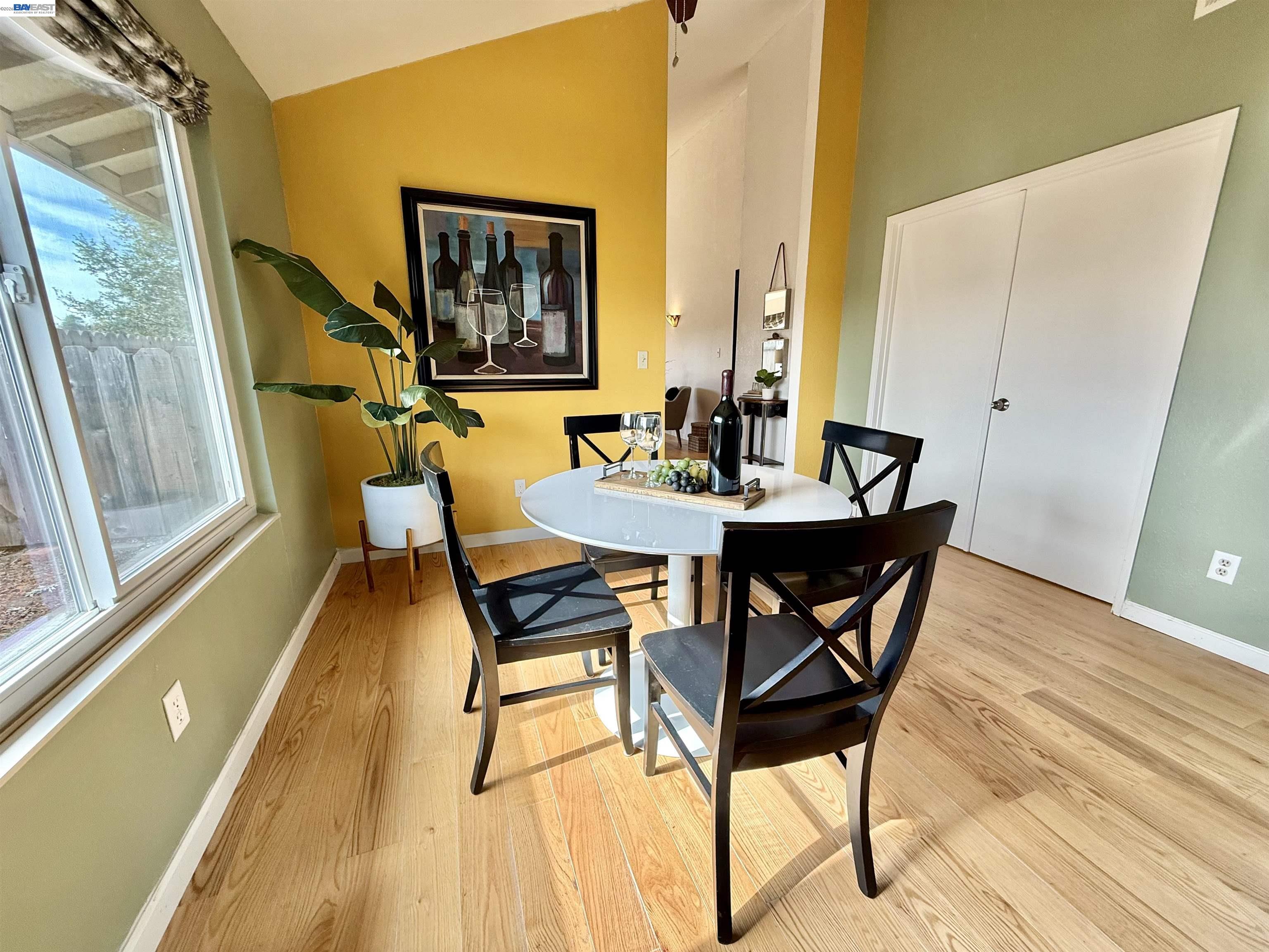 Detail Gallery Image 13 of 59 For 797 Coral Ridge Cir, Rodeo,  CA 94572 - 4 Beds | 2 Baths