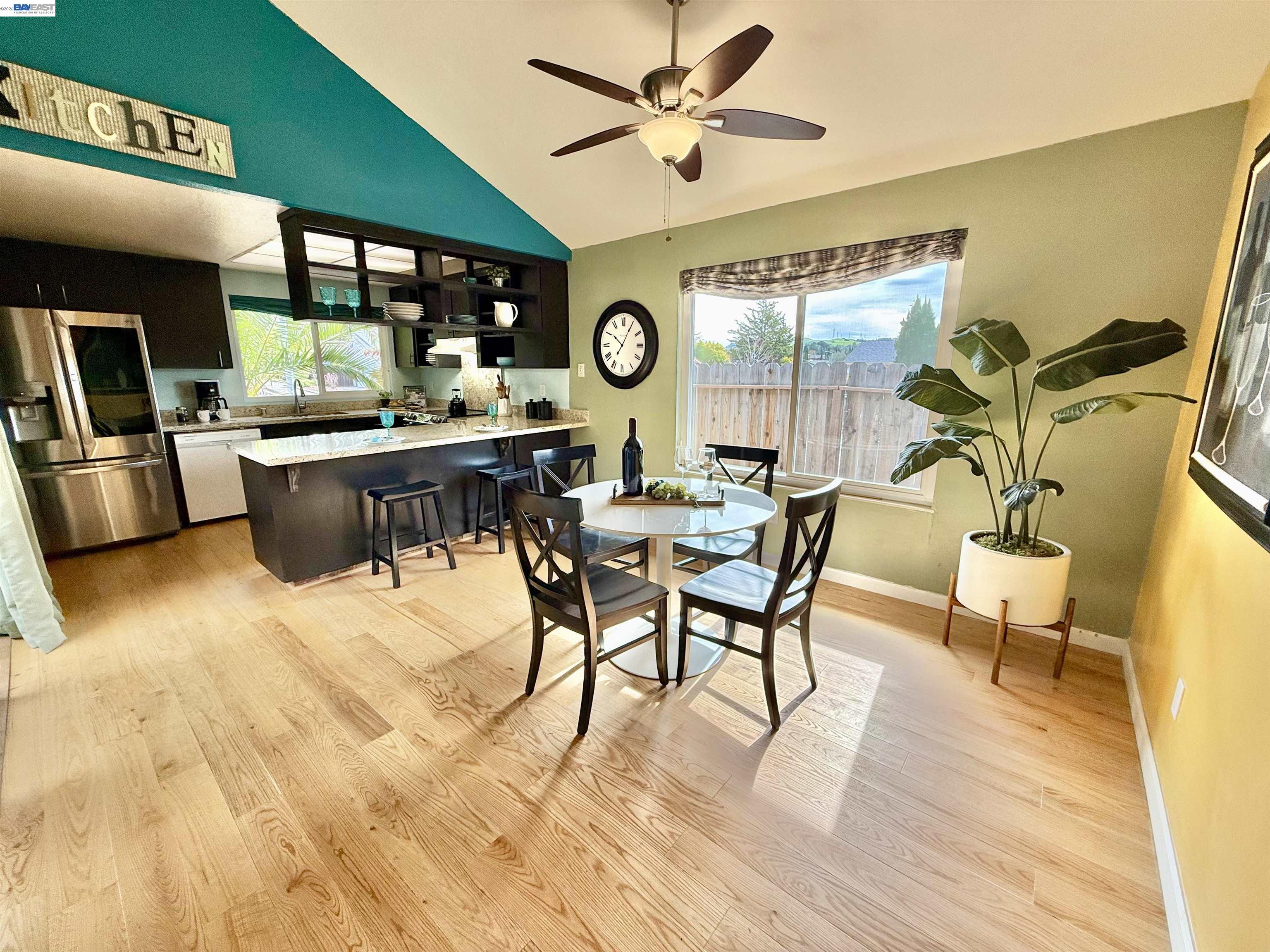 Detail Gallery Image 14 of 59 For 797 Coral Ridge Cir, Rodeo,  CA 94572 - 4 Beds | 2 Baths