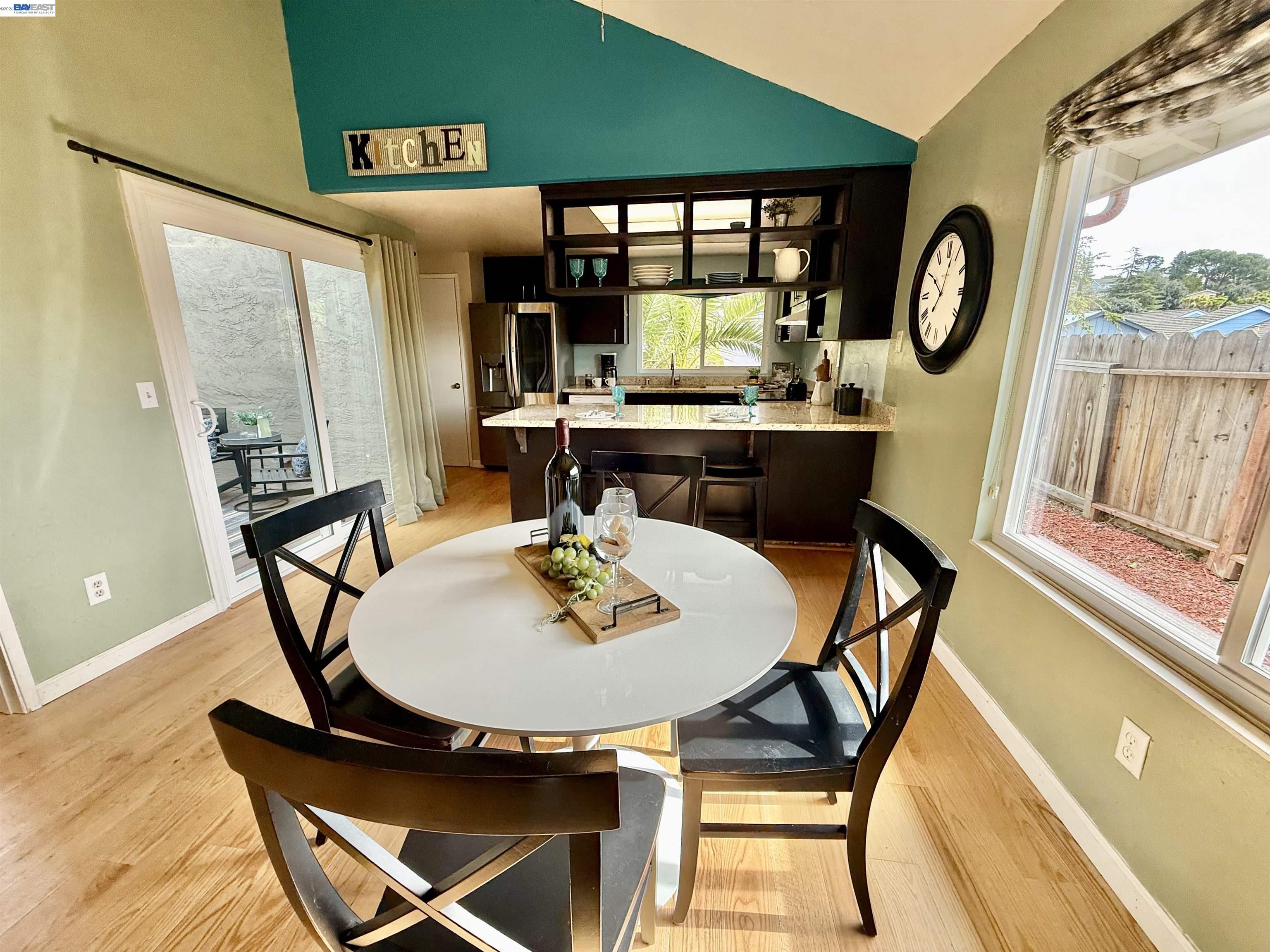 Detail Gallery Image 15 of 59 For 797 Coral Ridge Cir, Rodeo,  CA 94572 - 4 Beds | 2 Baths