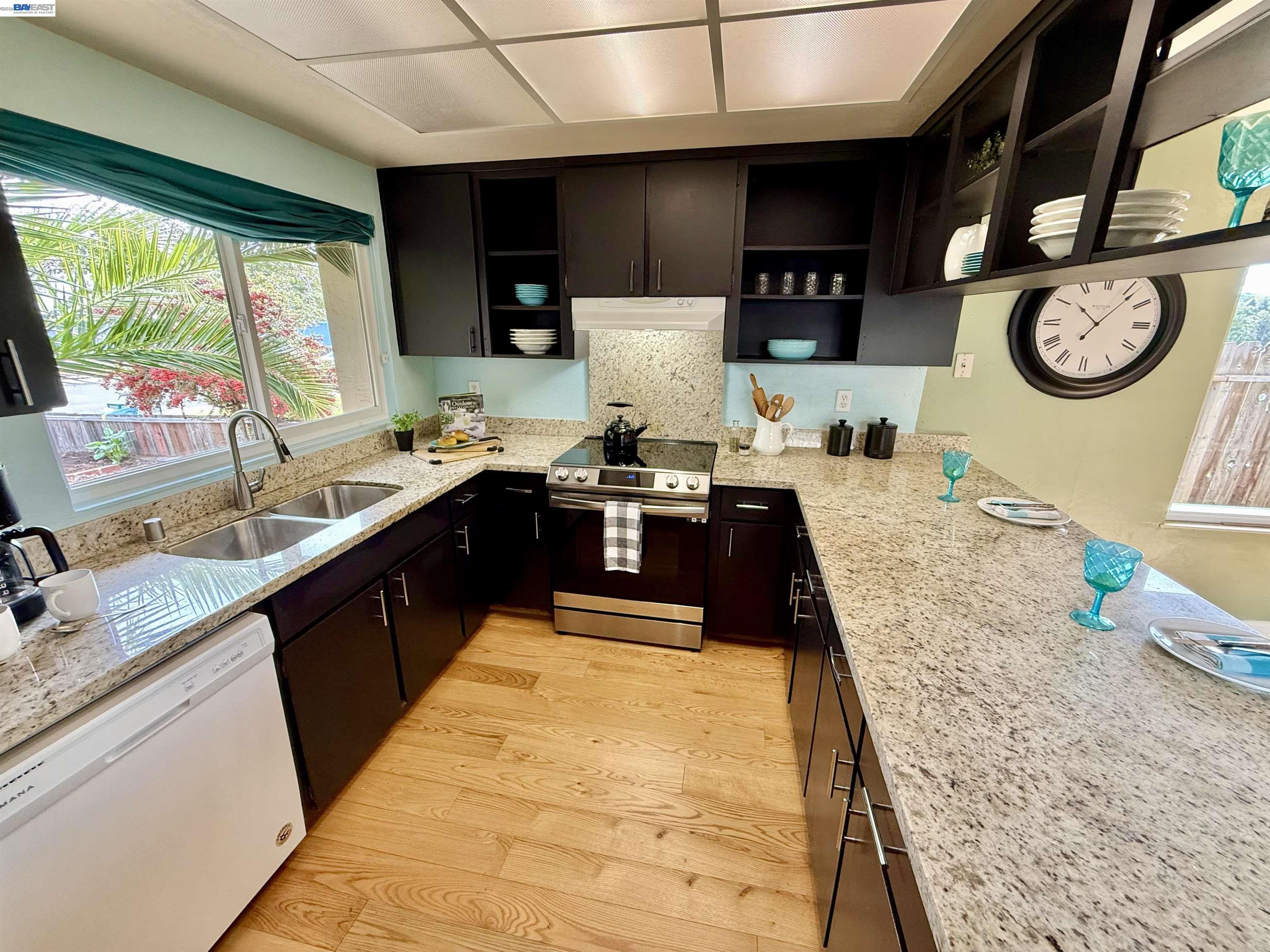 Detail Gallery Image 22 of 59 For 797 Coral Ridge Cir, Rodeo,  CA 94572 - 4 Beds | 2 Baths