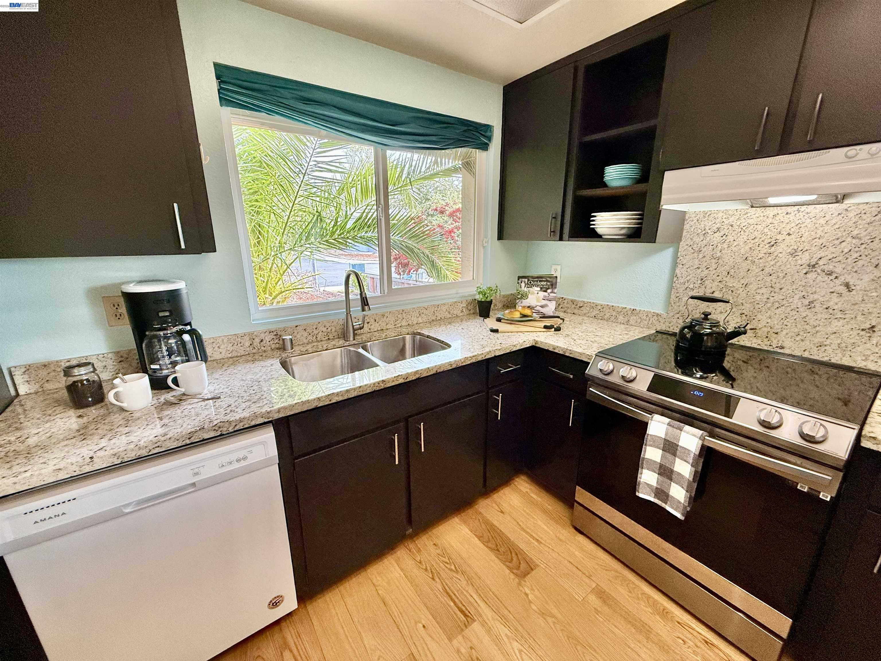 Detail Gallery Image 23 of 59 For 797 Coral Ridge Cir, Rodeo,  CA 94572 - 4 Beds | 2 Baths