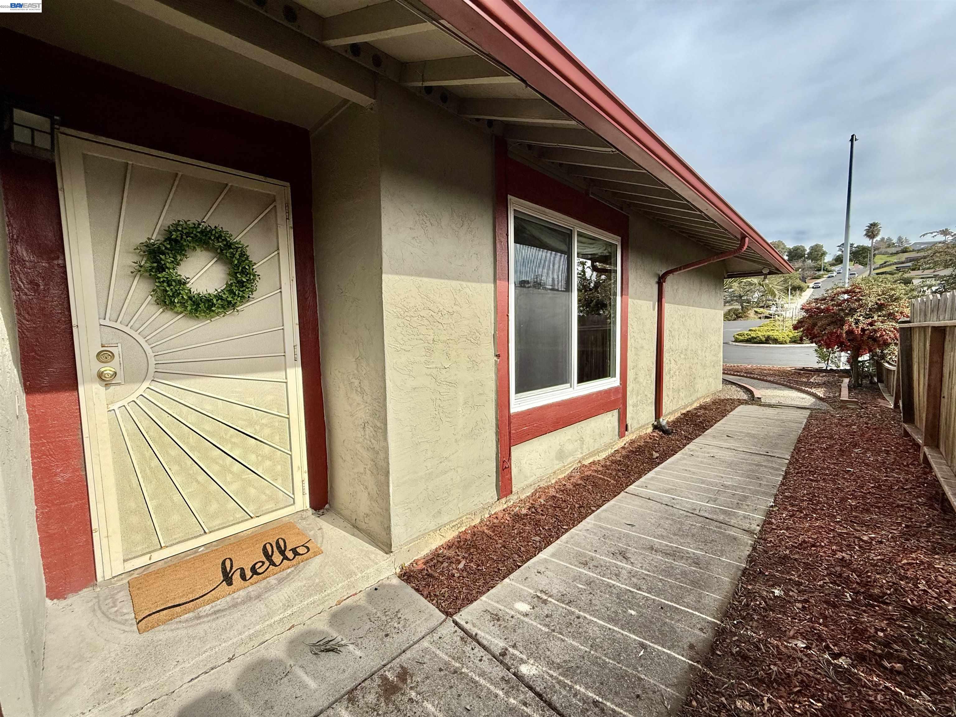 Detail Gallery Image 5 of 59 For 797 Coral Ridge Cir, Rodeo,  CA 94572 - 4 Beds | 2 Baths