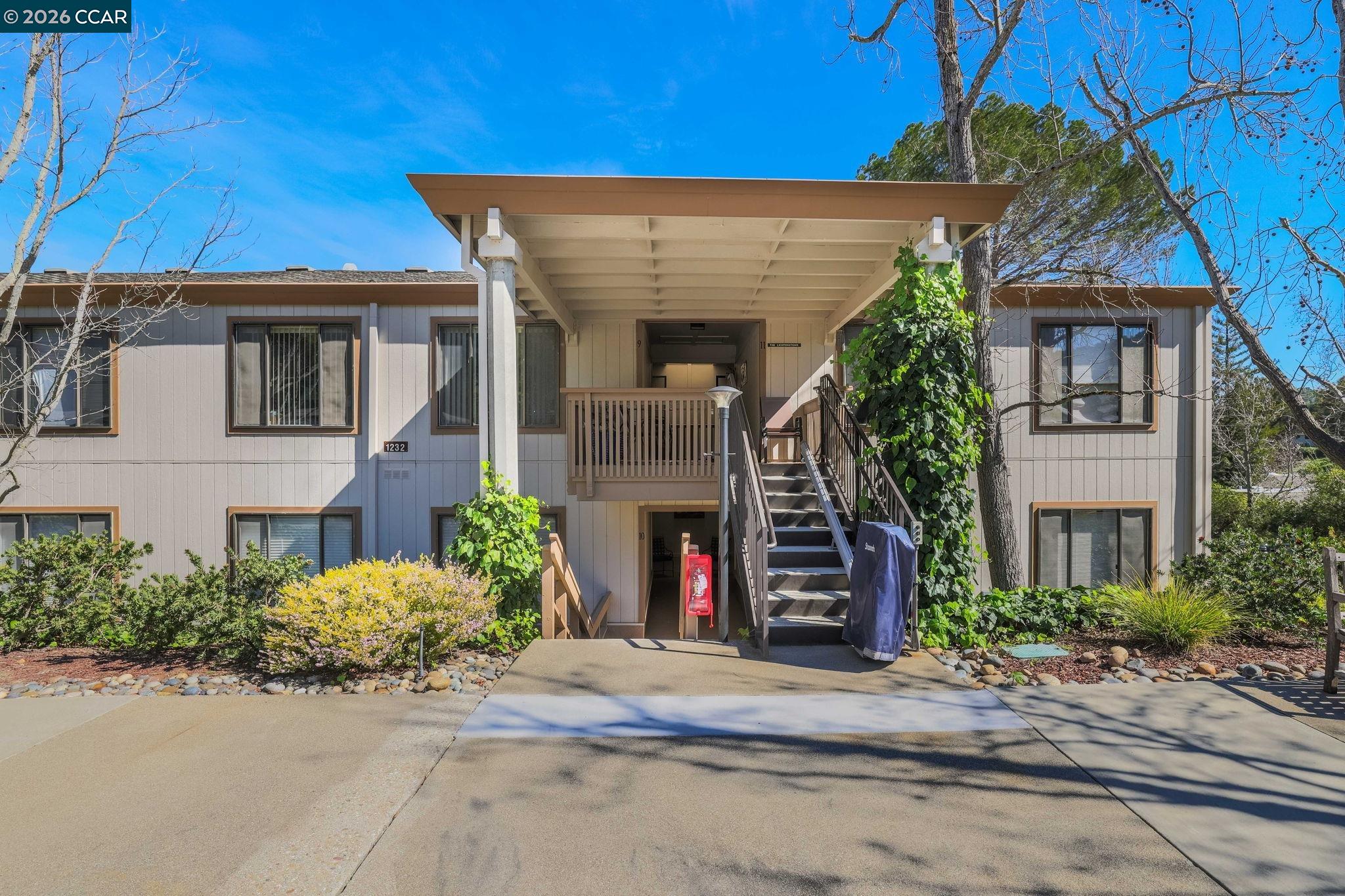 Front Image Thumbnail for CC41124771