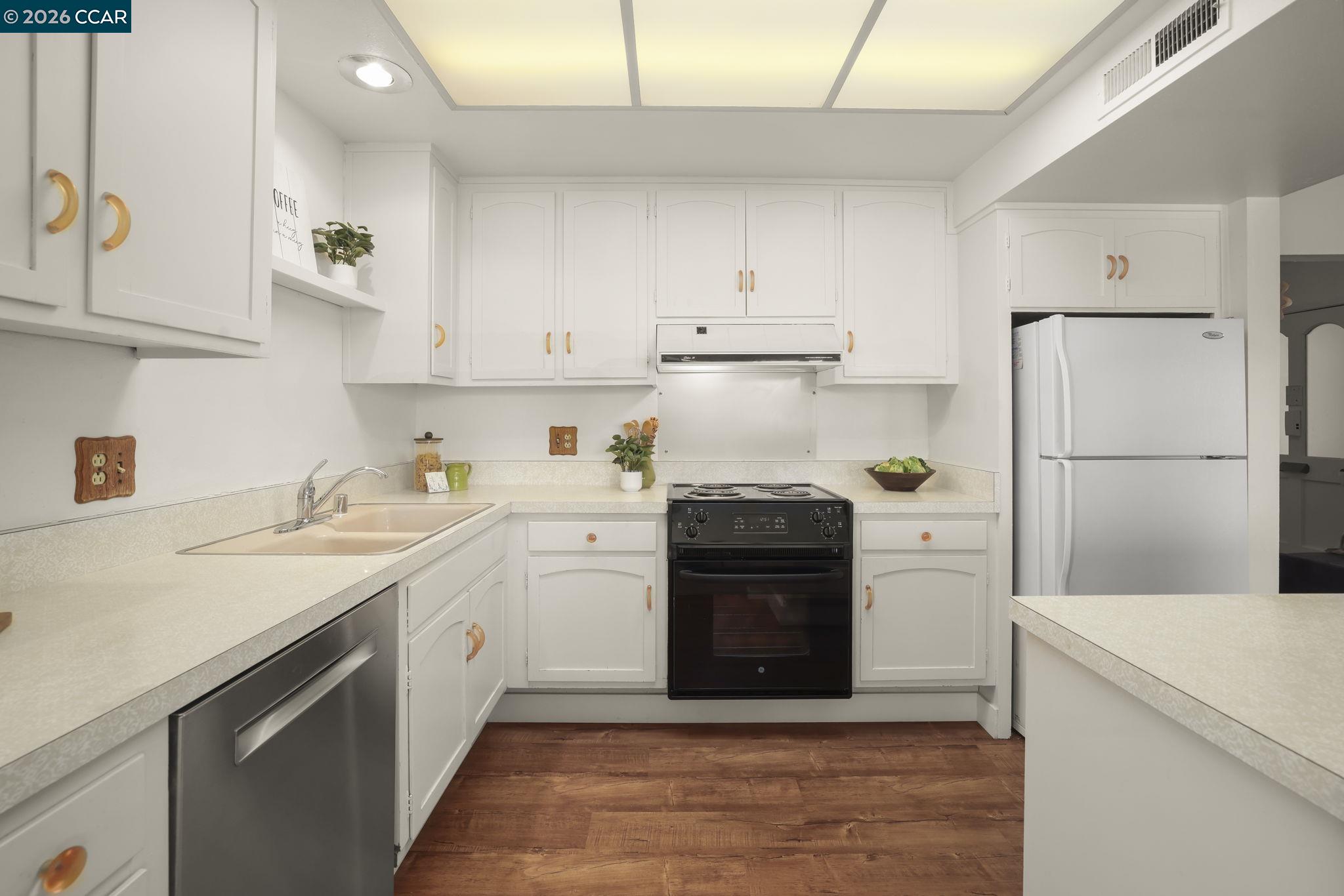 Photo #15: 41124771 Listing: Photo #15