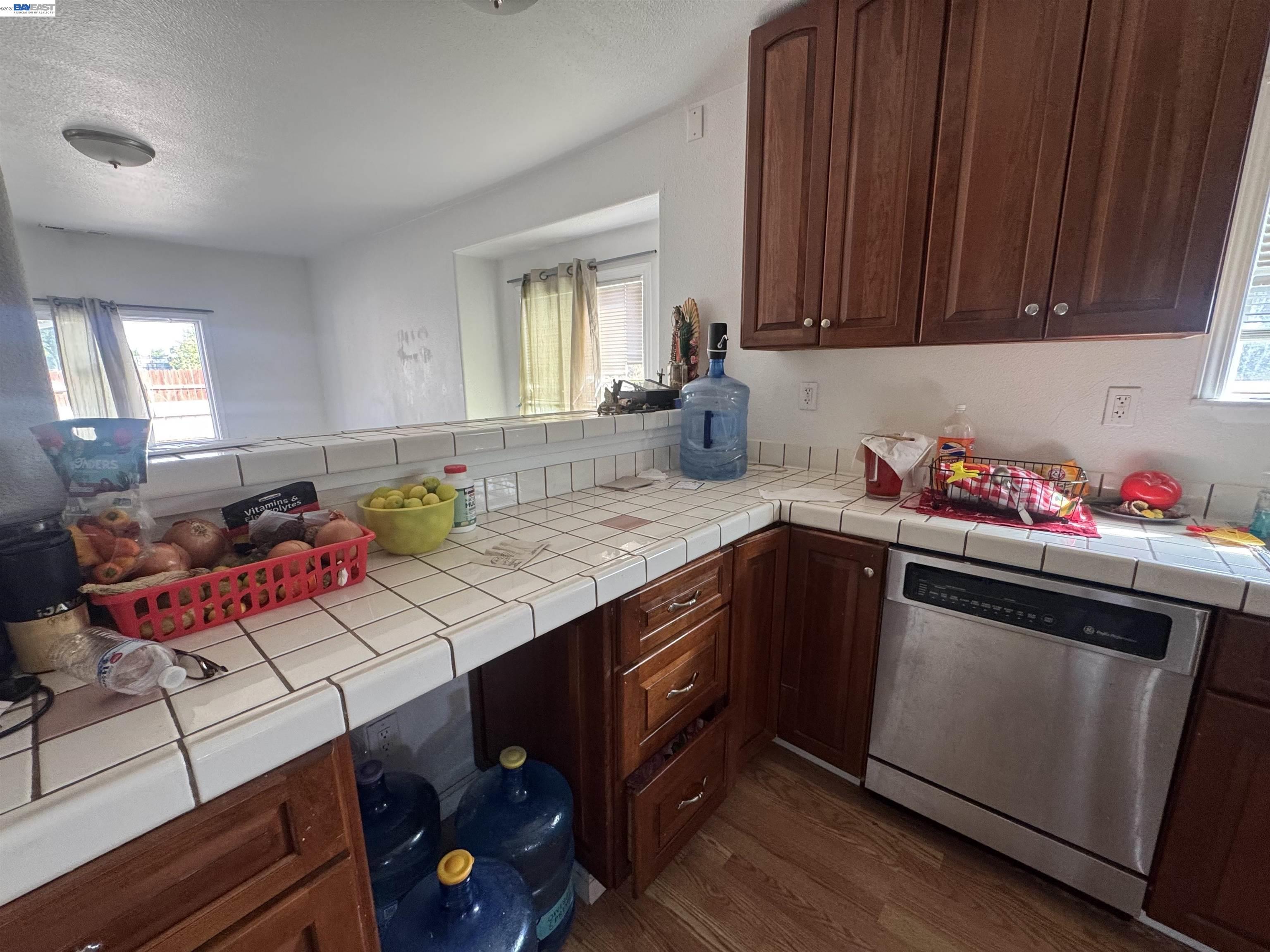 Detail Gallery Image 2 of 6 For 604 Sunset Avenue, Modesto,  CA 95351-3754 - 3 Beds | 2 Baths