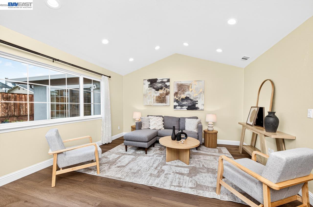 Detail Gallery Image 11 of 40 For 575 Bell Ave, Livermore,  CA 94550 - 4 Beds | 2 Baths