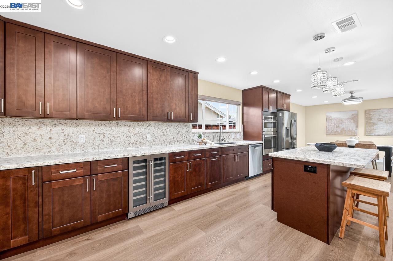 Detail Gallery Image 14 of 40 For 575 Bell Ave, Livermore,  CA 94550 - 4 Beds | 2 Baths