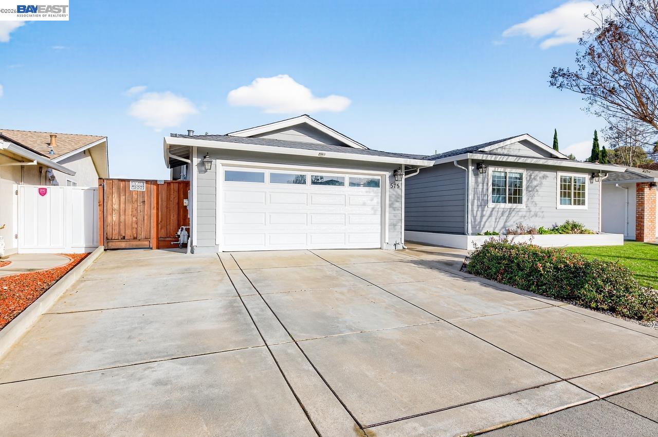 Detail Gallery Image 5 of 40 For 575 Bell Ave, Livermore,  CA 94550 - 4 Beds | 2 Baths