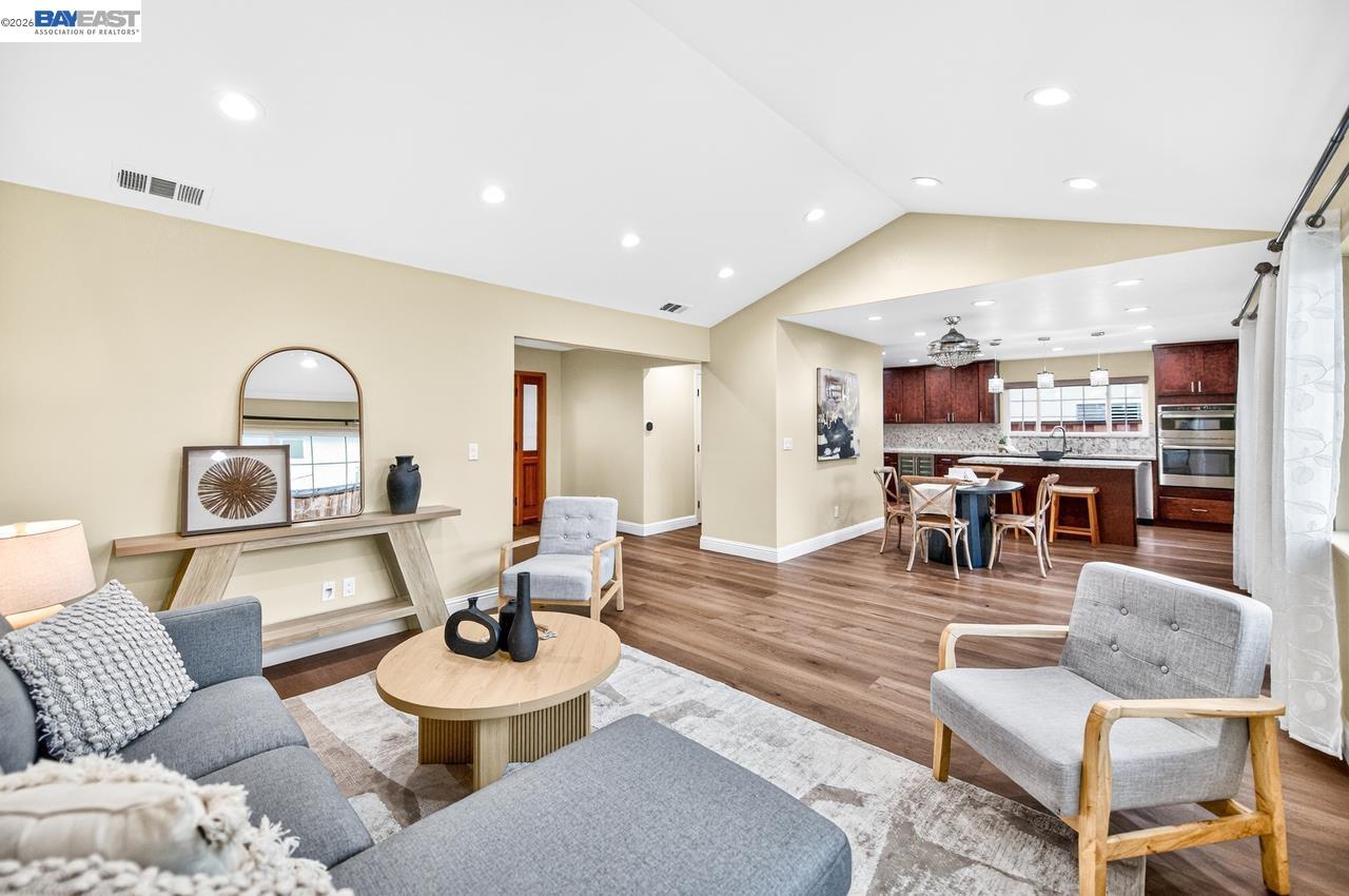 Detail Gallery Image 9 of 40 For 575 Bell Ave, Livermore,  CA 94550 - 4 Beds | 2 Baths