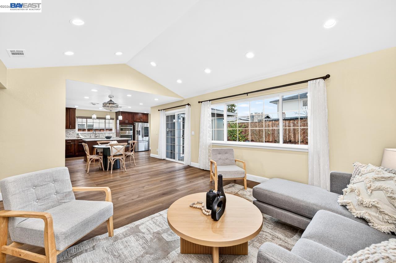 Detail Gallery Image 10 of 40 For 575 Bell Ave, Livermore,  CA 94550 - 4 Beds | 2 Baths