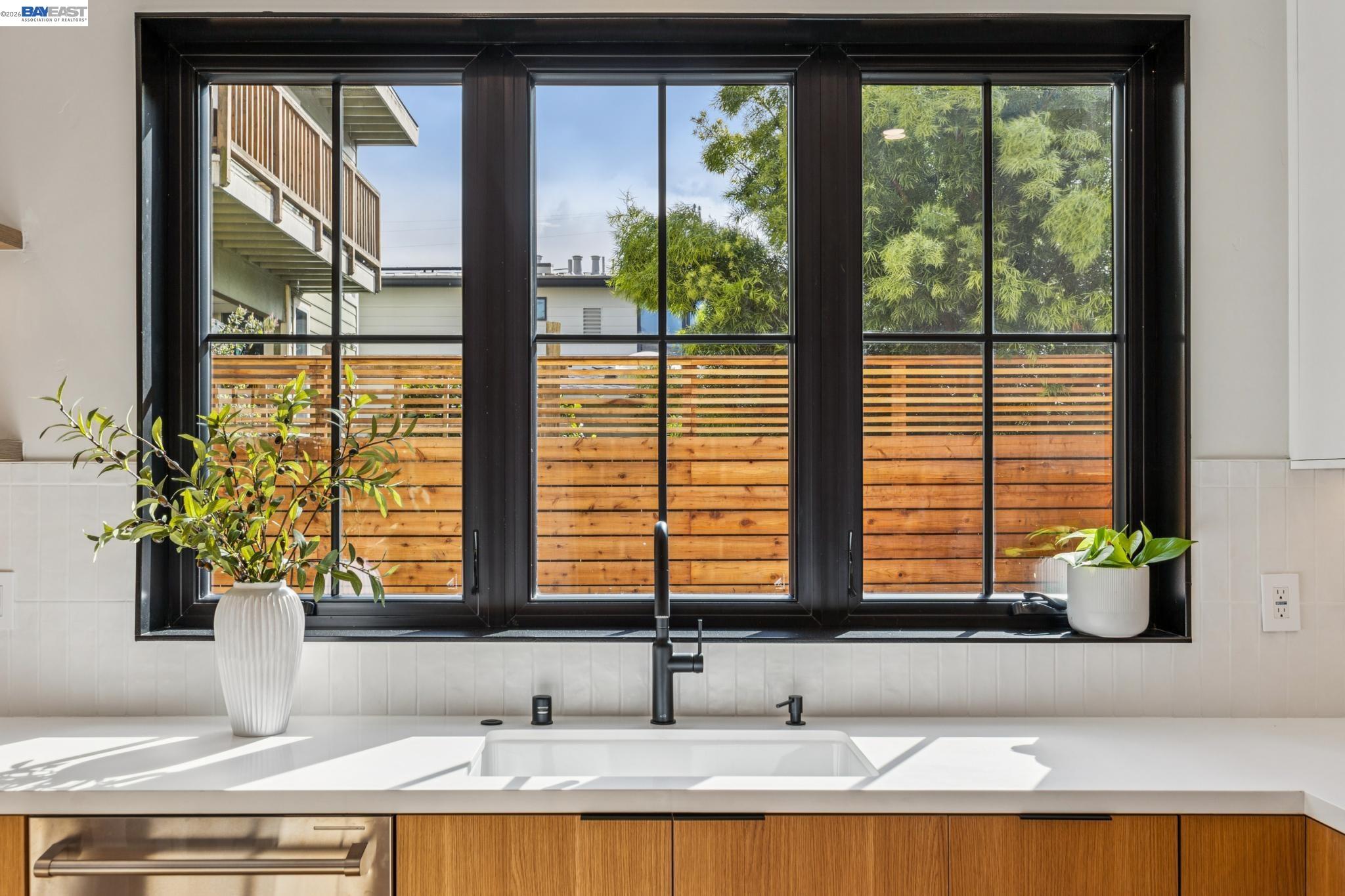 Detail Gallery Image 24 of 60 For 1142 Dwight Way, Berkeley,  CA 94702 - 4 Beds | 3 Baths