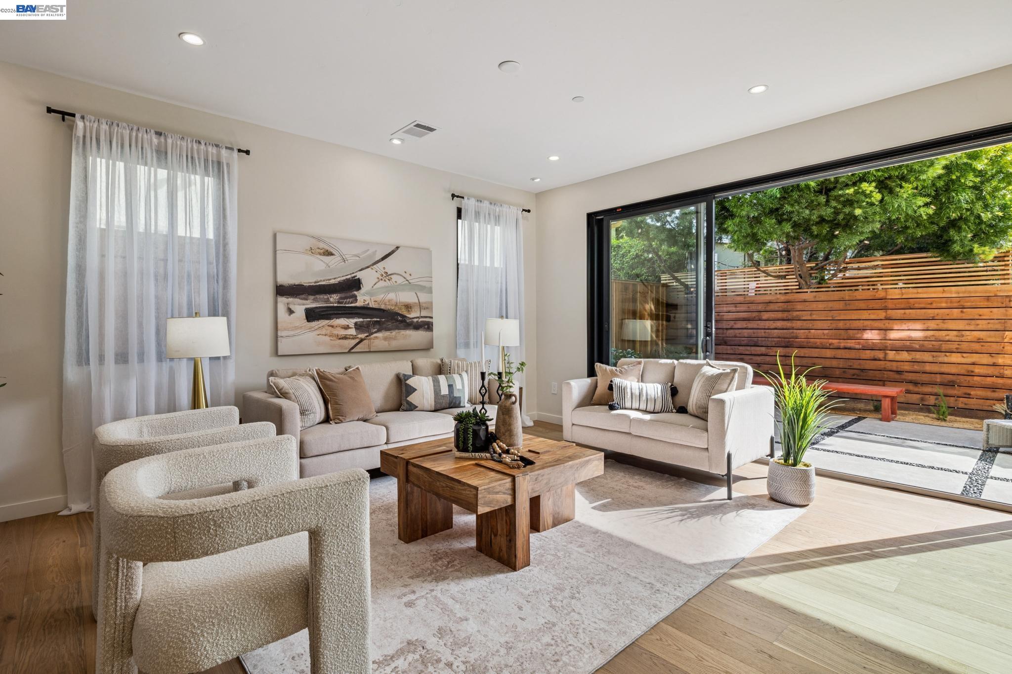 Detail Gallery Image 4 of 60 For 1142 Dwight Way, Berkeley,  CA 94702 - 4 Beds | 3 Baths