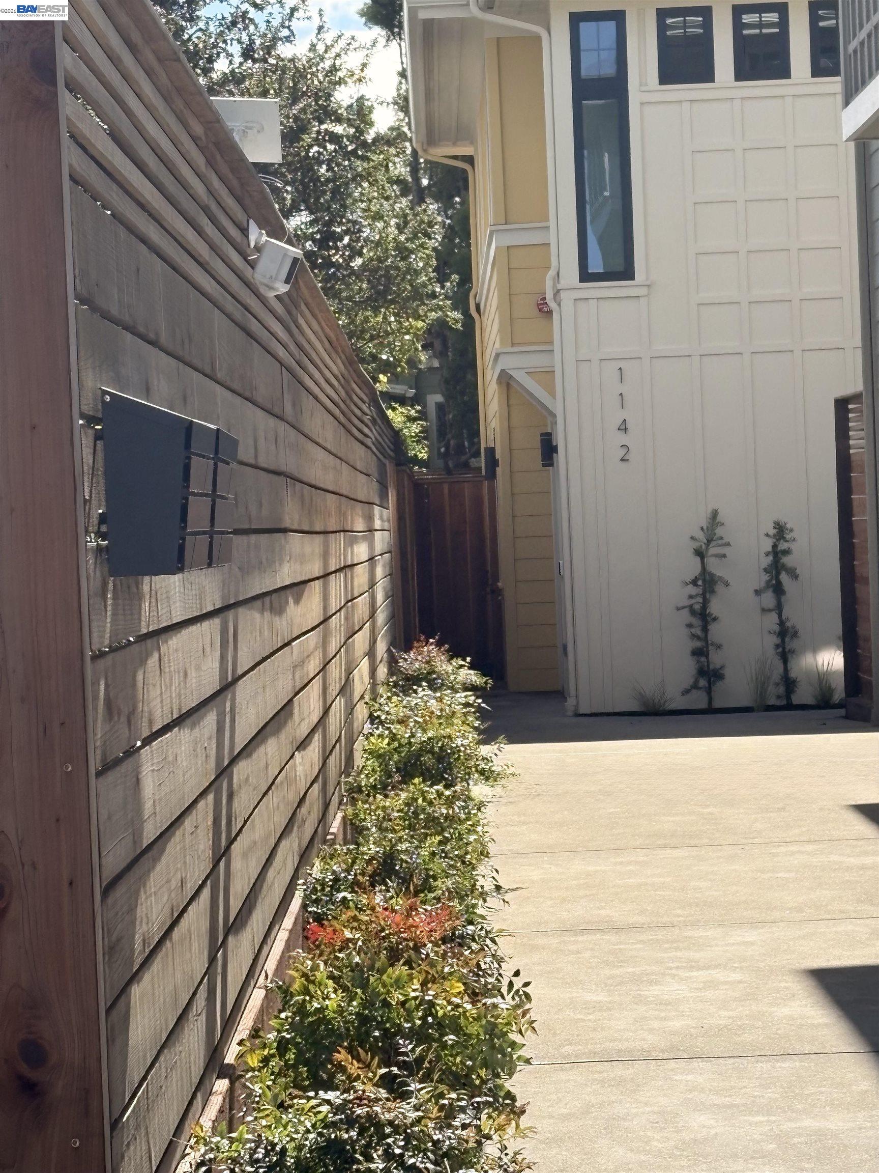 Detail Gallery Image 58 of 60 For 1142 Dwight Way, Berkeley,  CA 94702 - 4 Beds | 3 Baths