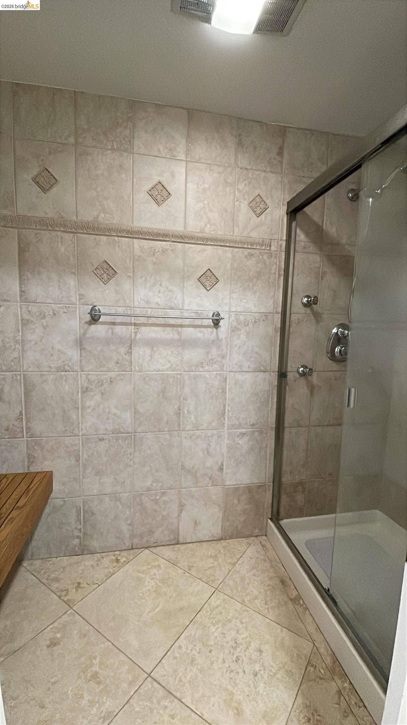 Detail Gallery Image 4 of 13 For 3635 Country Club Blvd, Stockton,  CA 95204 - 5 Beds | 3 Baths