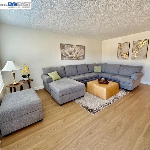 Detail Gallery Image 4 of 21 For 2280 Brentwood Ct, East Palo Alto,  CA 94303 - 4 Beds | 2 Baths