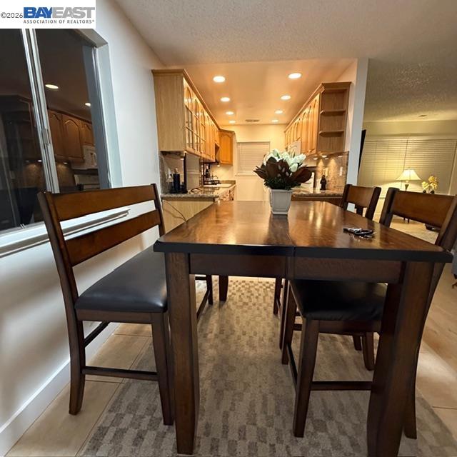 Detail Gallery Image 6 of 14 For 2280 Brentwood Ct, East Palo Alto,  CA 94303 - 4 Beds | 2 Baths