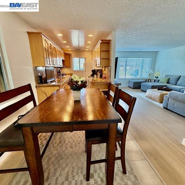 Detail Gallery Image 6 of 21 For 2280 Brentwood Ct, East Palo Alto,  CA 94303 - 4 Beds | 2 Baths