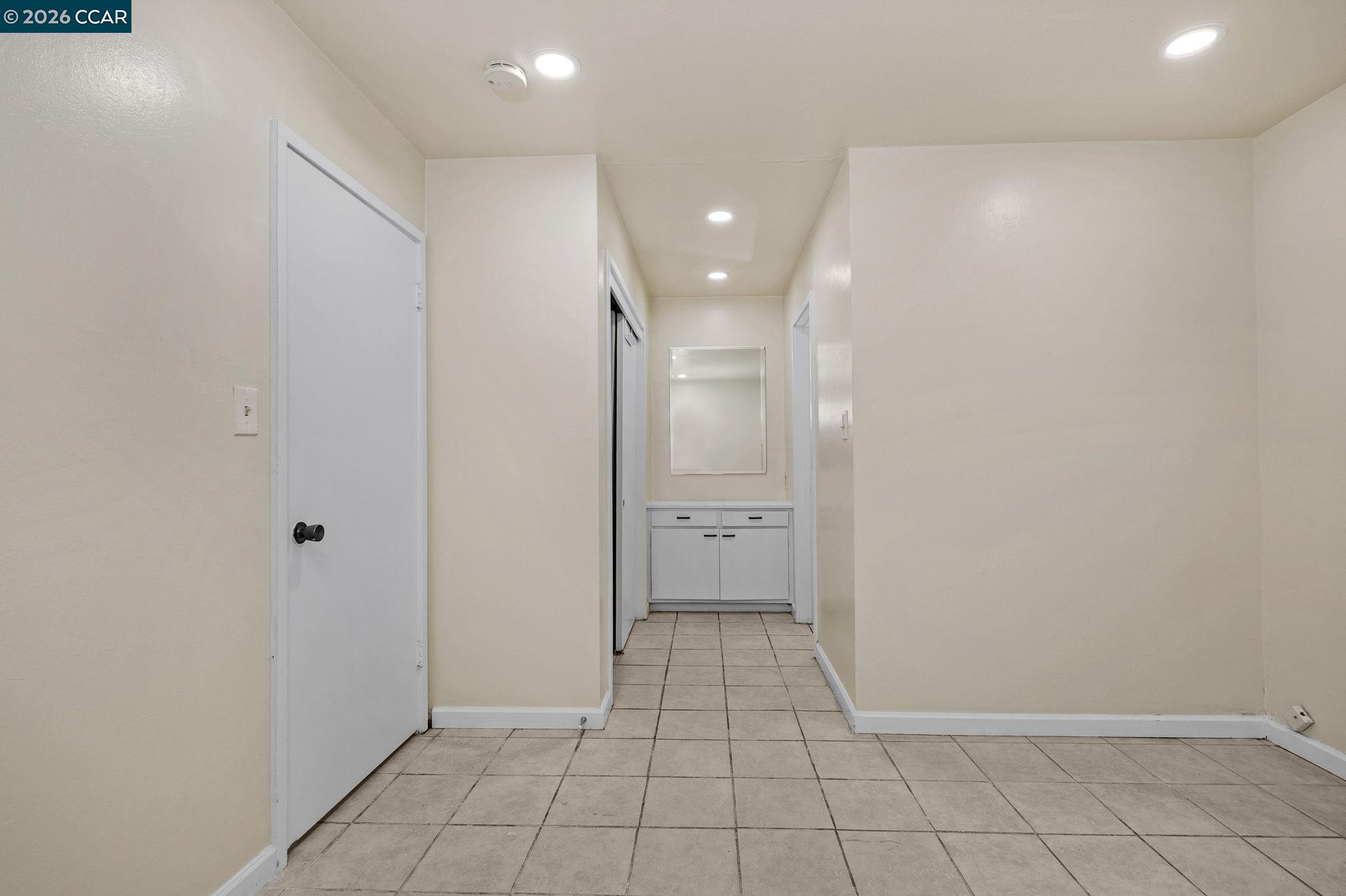 Detail Gallery Image 12 of 13 For 1926 Alcatraz Ave #2,  Berkeley,  CA 94703 - 1 Beds | 1 Baths