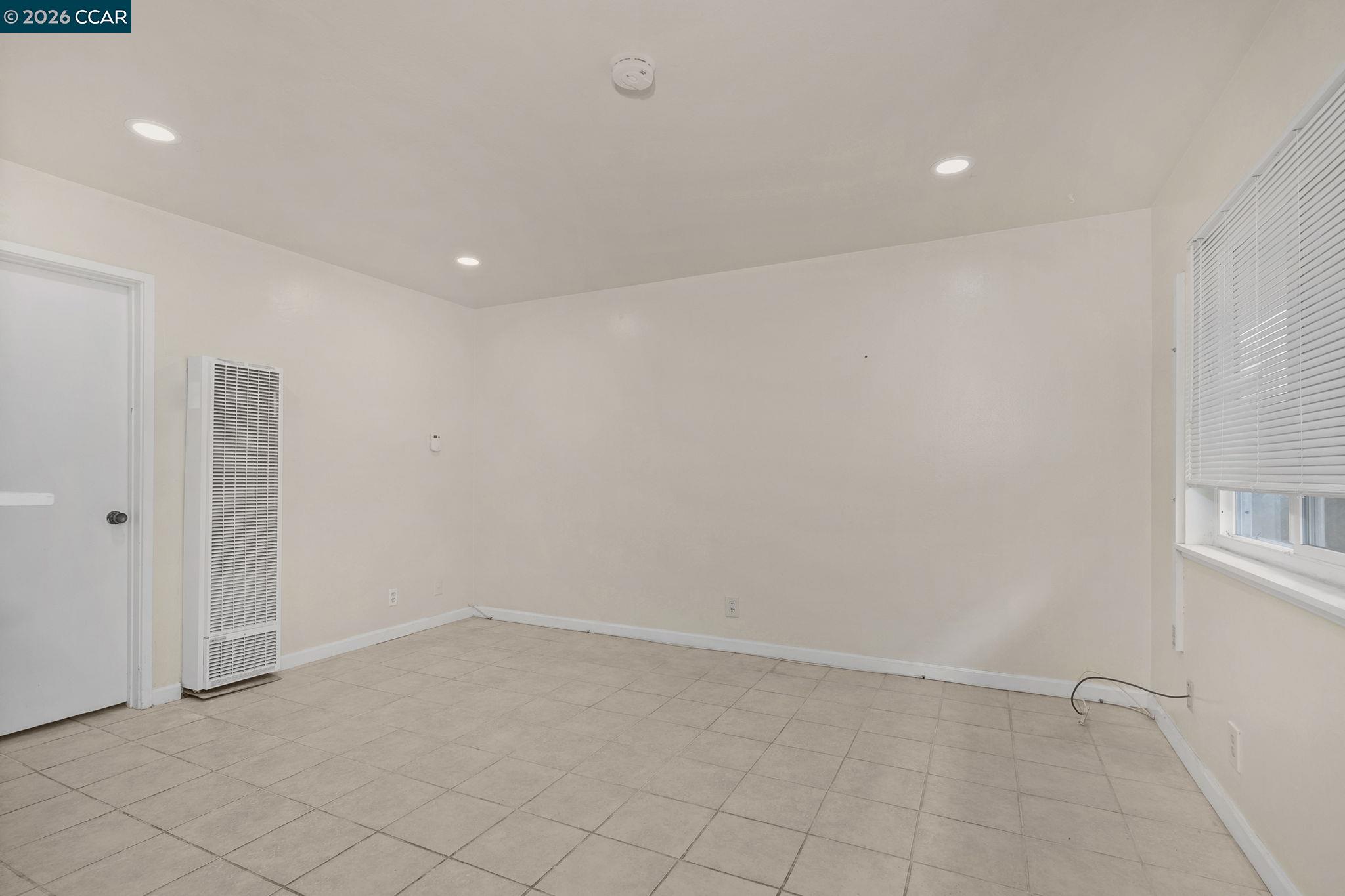 Detail Gallery Image 6 of 13 For 1926 Alcatraz Ave #2,  Berkeley,  CA 94703 - 1 Beds | 1 Baths