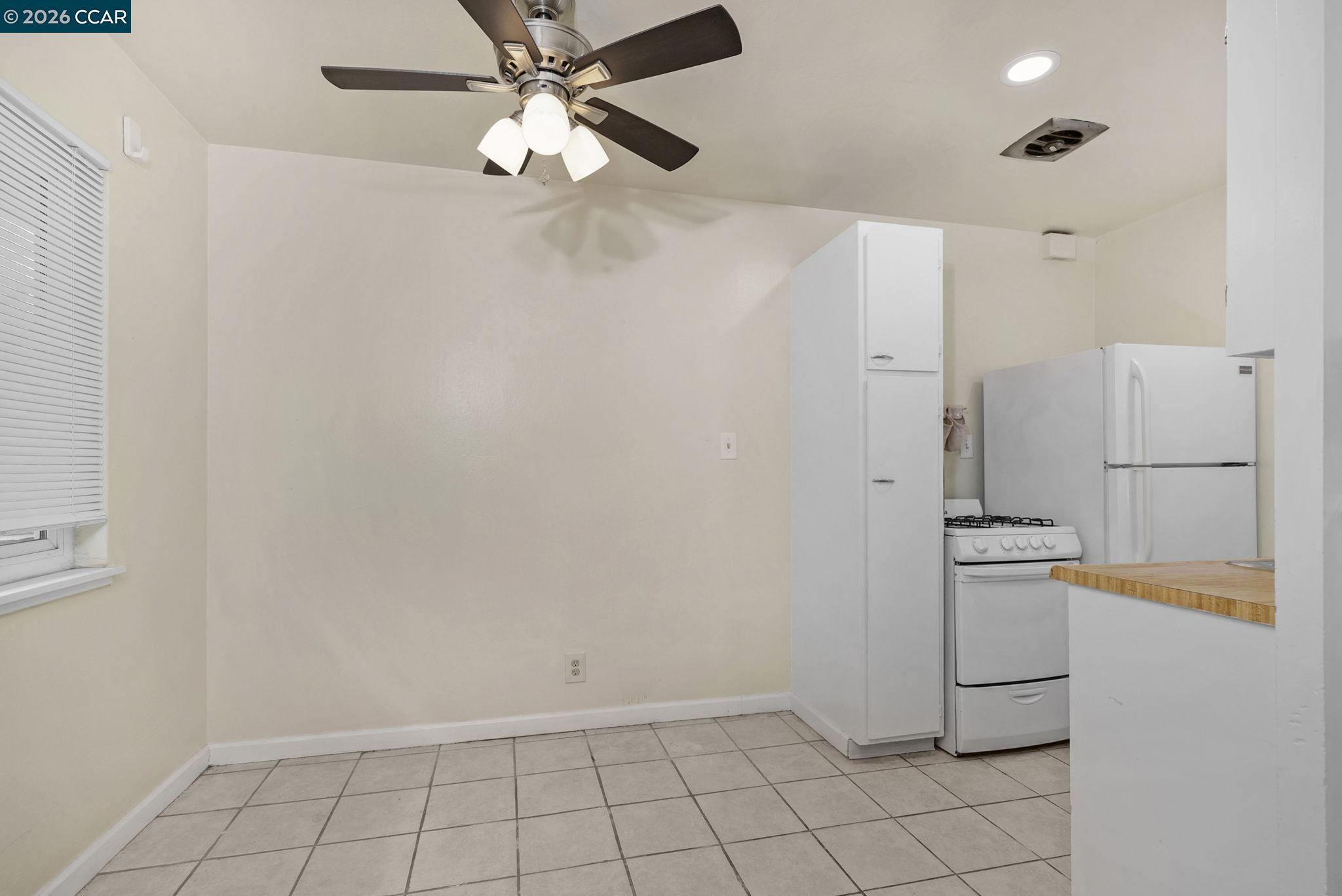 Detail Gallery Image 9 of 13 For 1926 Alcatraz Ave #2,  Berkeley,  CA 94703 - 1 Beds | 1 Baths