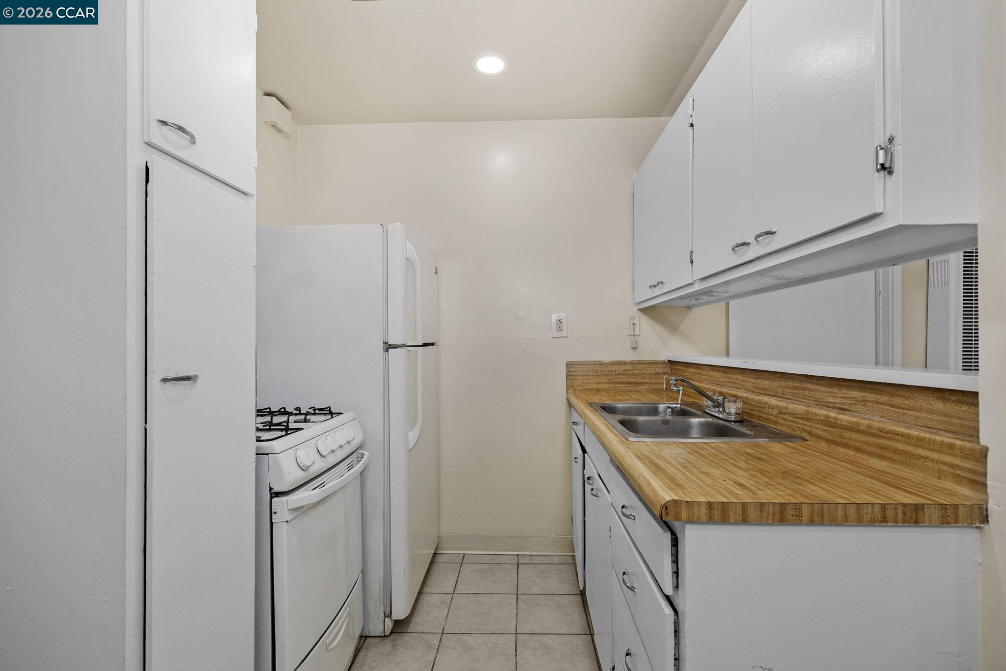 Detail Gallery Image 10 of 13 For 1926 Alcatraz Ave #2,  Berkeley,  CA 94703 - 1 Beds | 1 Baths