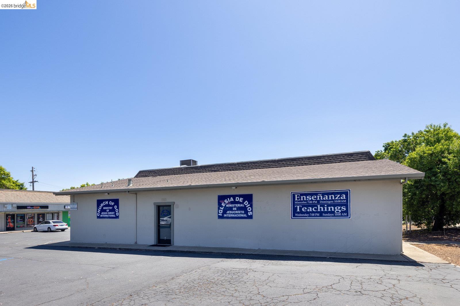 Detail Gallery Image 2 of 32 For 4015 Railroad Ave, Pittsburg,  CA 94565 - – Beds | – Baths