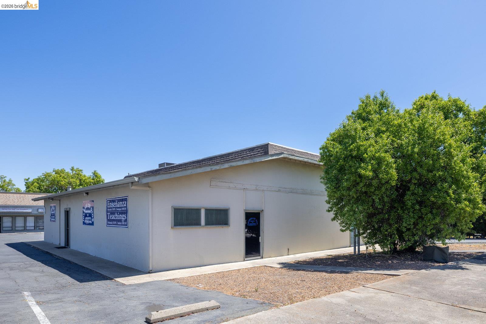 Detail Gallery Image 5 of 32 For 4015 Railroad Ave, Pittsburg,  CA 94565 - – Beds | – Baths